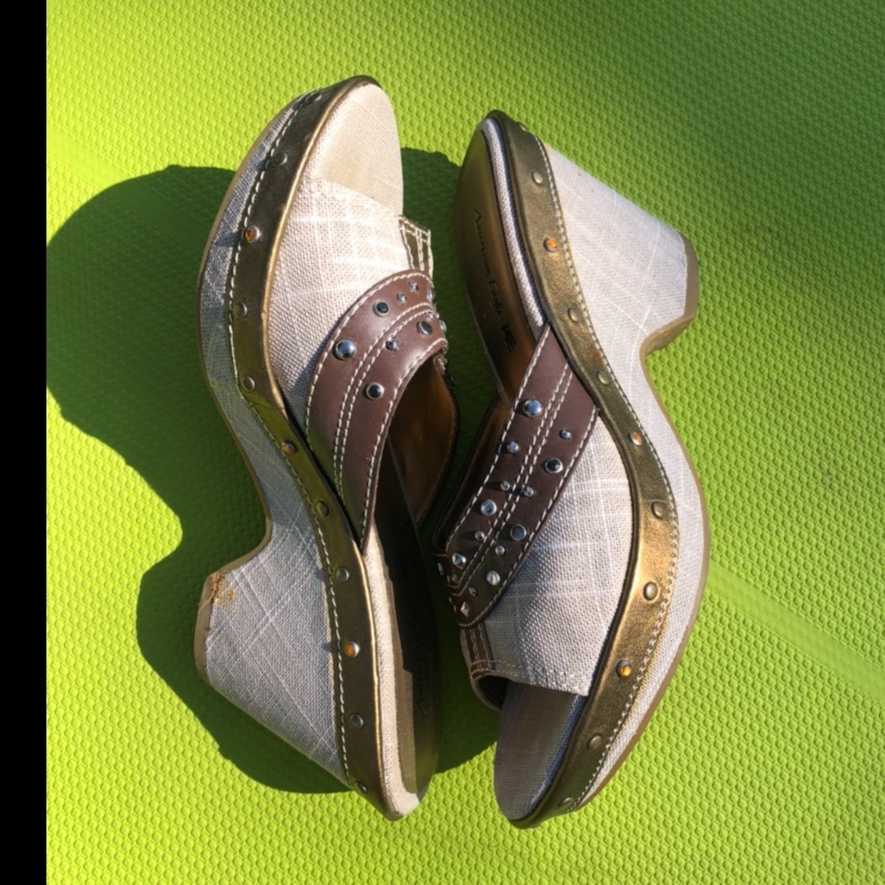 American Eagle wedge slides